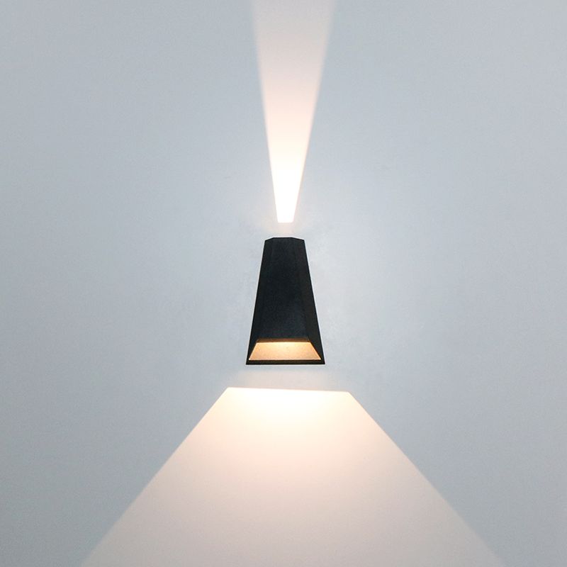 ^LED HP WALL LUMINAIRE 6W 440LM 15° & 80° 230V AC 3.000K DARK GREY CRI80 IP65 30.000HRS LGD010G