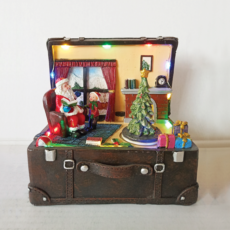 LED RGB DECOR MULTICOLOR SUITCASE SANTA+ROTATION TREE+MUSIC 4.5V (ΑDAPT) / 3ΑΑ (BAT) 15.5Χ13Χ16CM X0316