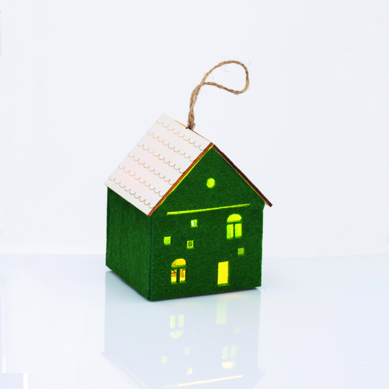 ^FELT HOUSE WOODEN ROOF GREEN 1 MINI LED WW BATT 3*AG10 (INCLUDED) 8*8*9,6cm^ X09119258