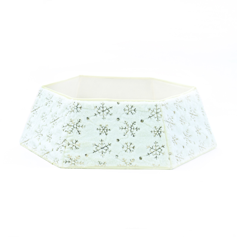 XMAS TREE HEXAGONAL COLLAR DECORATIVE WHITE SEQUINS SNOWFLAKES 76,2 61 24cm X072384 XMAS TREE HEXAGONAL COLLAR DECORATIVE WHITE SEQUINS SNOWFLAKES 76,2 61 24cm X072384