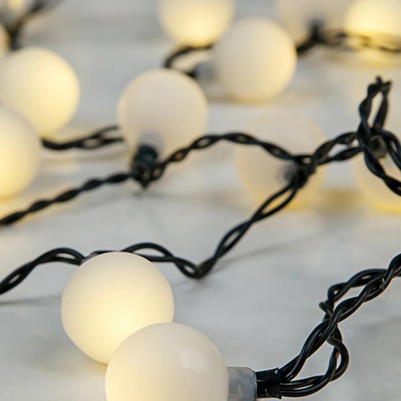 LINE, 80 LED 3mm, MILKY BALLS 2cm, 31V ADAPTOR, GREEN WIRE, WARM WHITE LED PER 10cm, LEAD WIRE 3m, IP44 600-11912