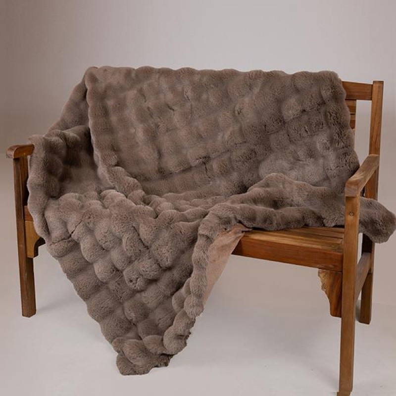 ДЕКОРАТИВНО ПУХКАВО ОДЕЯЛО В СИВО ДЕКОРАТИВНО ПУХКАВО ОДЕЯЛО В СИВО