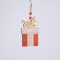 ДЪРВЕНА КОЛЕДНА УКРАСА ПОДАРЪК В ЧЕРВЕНО