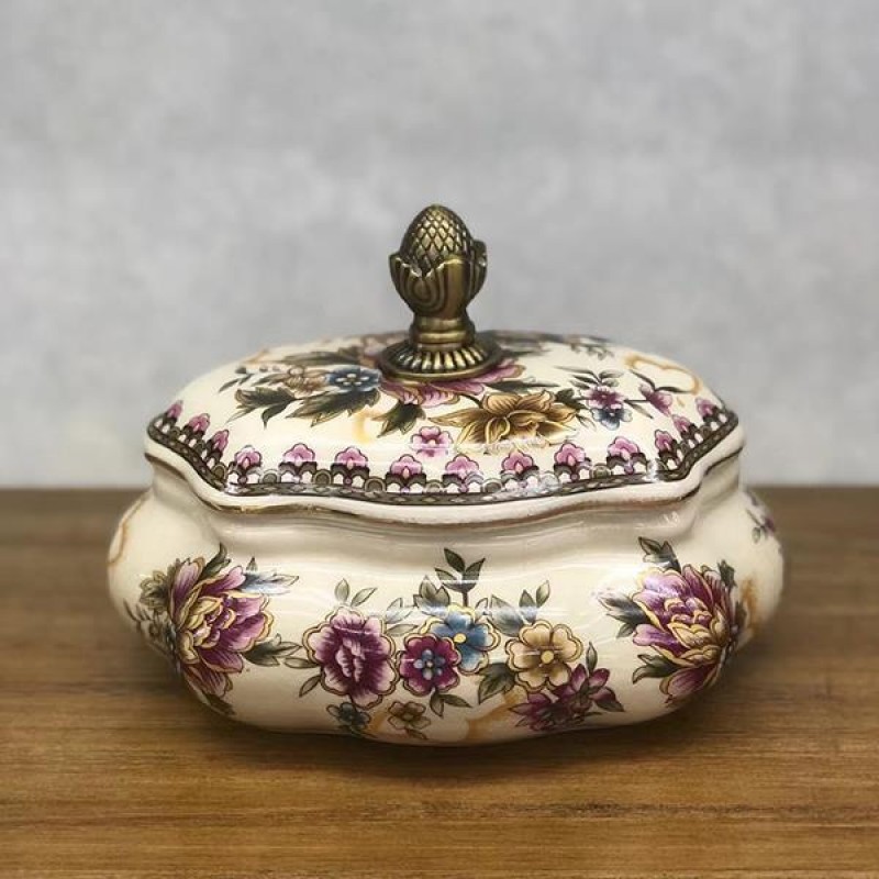 СЛАДКАРНИКА, ПОРЦЕЛАН, БЯЛ СЪС ЗЛАТНИ ЦВЕТЯ СЛАДКАРНИКА, ПОРЦЕЛАН, БЯЛ СЪС ЗЛАТНИ ЦВЕТЯ